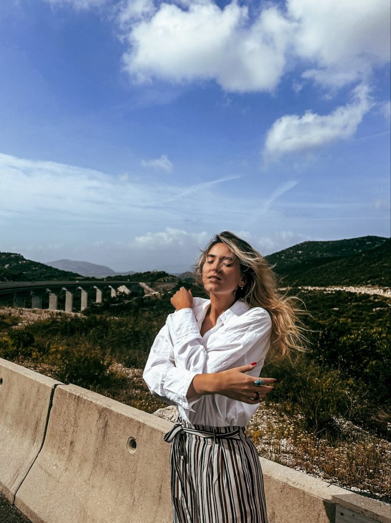 Dainininkė Rūta Budreckaitė pristato naują autorinę dainą „Dalinau“