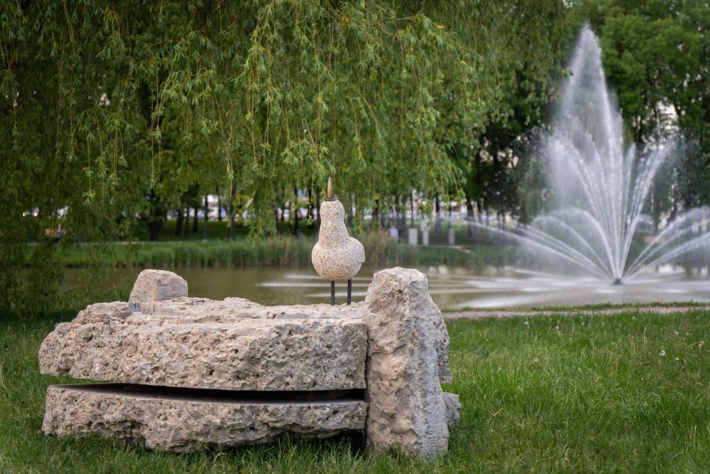 Kauno miesto savivaldybė Garsaus skulptoriaus kolekcija papuošė Kauno Kalniečių parką