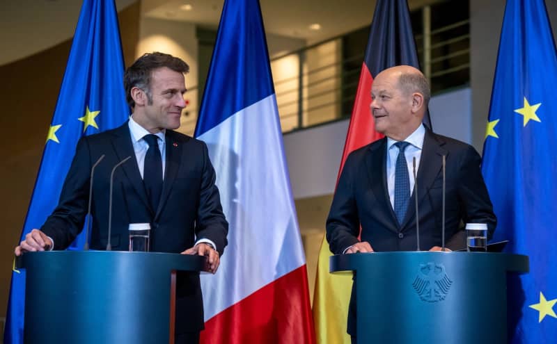 Vokietija sulaužė „Shackles“, kad daugiau išleistų gynybai, sako Scholzas