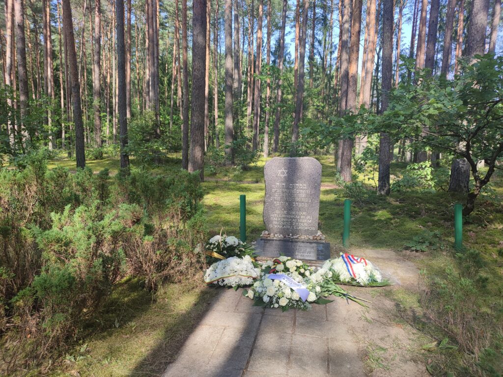Holokausto aukų atminimo vieta Pravieniškėse