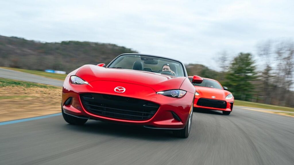Ar kitas „Mazda MX-5 Miata“ ir „Toyota Gr86“ dalinsis platforma? Laukinis gandas teigia, kad tai vyksta