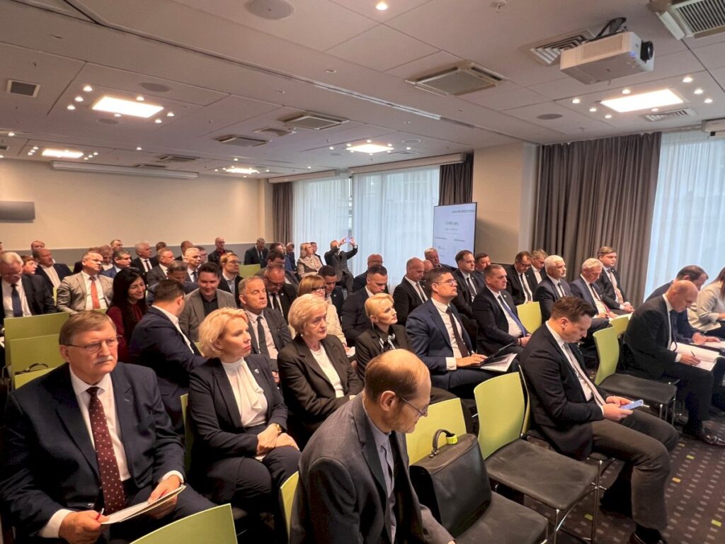 Savivaldybės vertina pajamų augimą, tačiau ragina valstybę laikytis įsipareigojimų