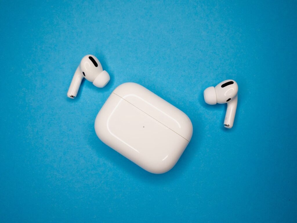 Kaip pataisyti dešinįjį „AirPod“, kuris neįkraunamas?