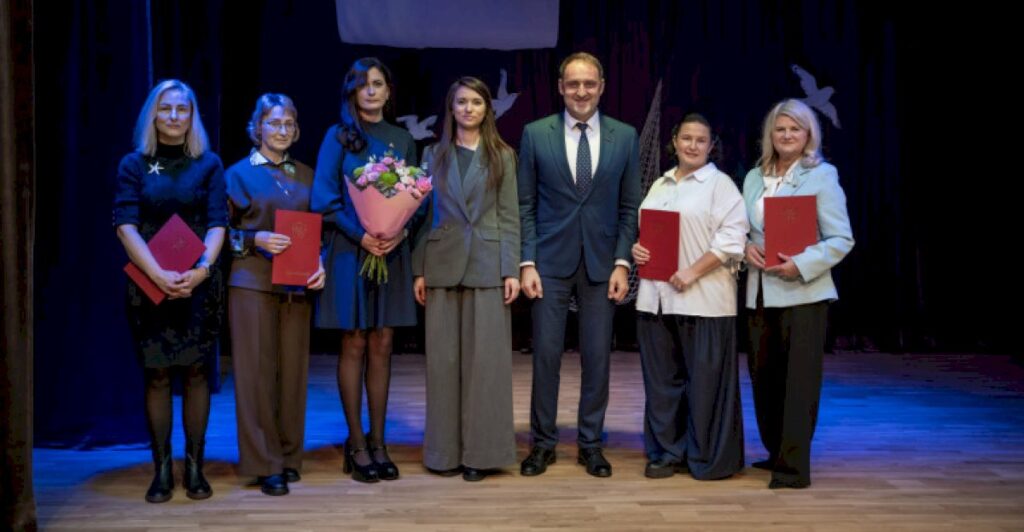 Šaltinių progimnazijos 50-mečio šventė: tradicijos, prisiminimai ir bendrystė