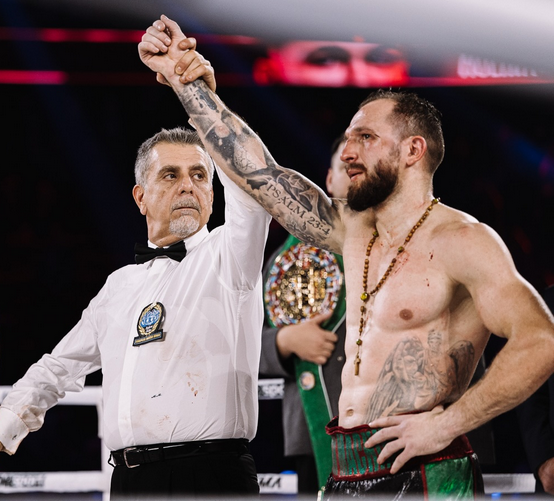 Kova iki kraujo: Kavaliauskas – Europos čempionas, o varžovas sprogsta iš įniršio Egidijus Kavaliauskas iškovojo UTMA diržą