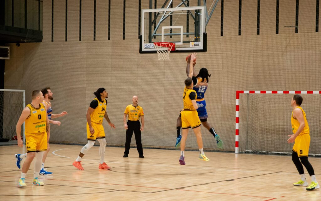 Akmenės raj. sporto centras palaužia Širvintų „UHB-Group“