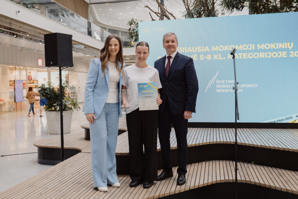 Kauno LSMU gimnazijos moksleivių sukurti išmanūs akiniai akliesiems laimėjo MVP laidą