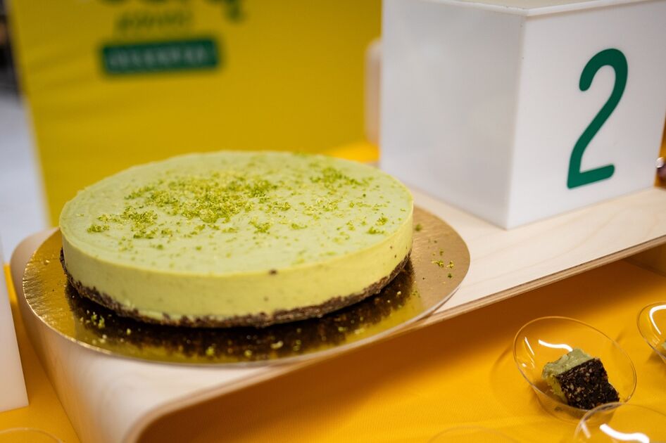 Ar įmanoma sukurti desertą be laktozės, glitimo ir pridėtinio cukraus? Konditeriai meta iššūkį ir dalijasi receptu