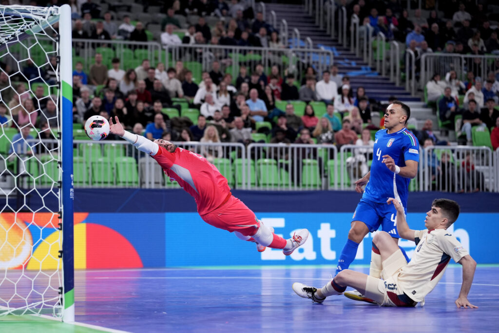 Portugalija ir Ispanija papildė UEFA Europos salės futbolo čempionato pusfinalio dalyvių gretas