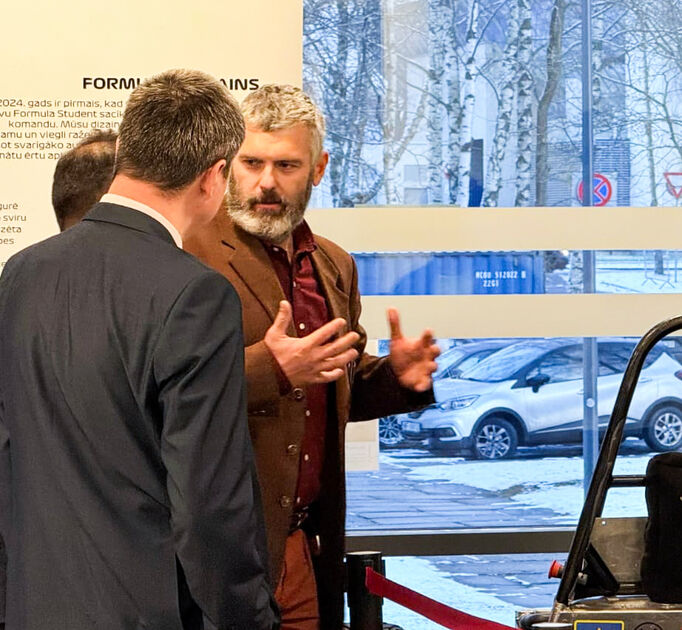 Elektromobiliai žiemą: kaip išsaugoti bateriją ir nuvažiuojamą atstumą?