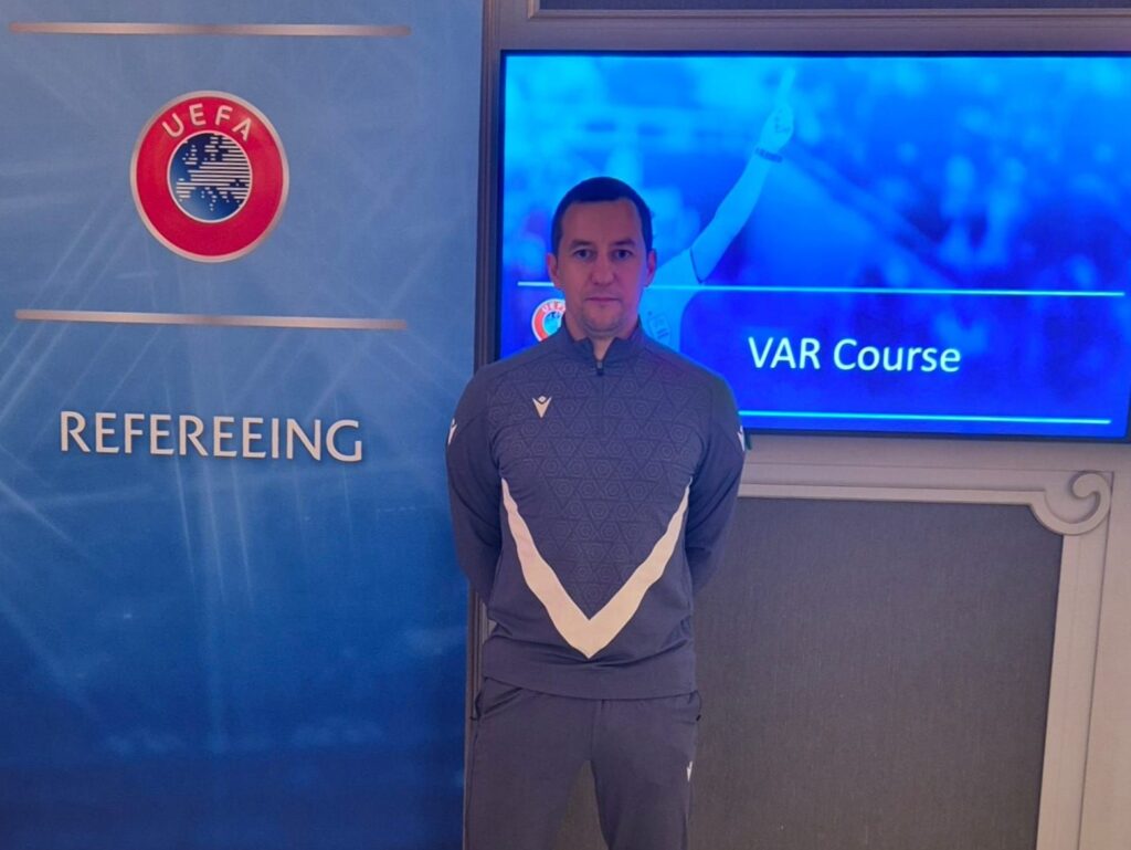 Donatas Šimėnas tobulino įgūdžius UEFA VAR teisėjų kursuose Kipre
