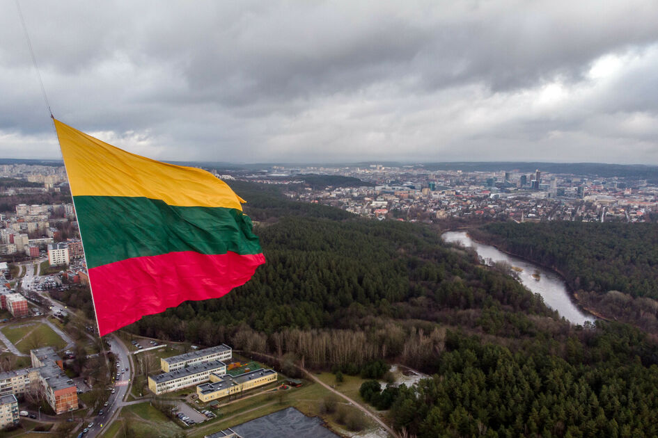Blogos oro sąlygos sutrukdė iškelti Trispalvę į Vilniaus TV bokštą