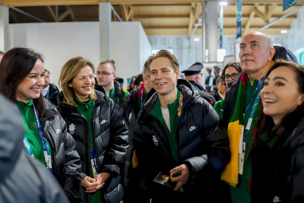 Premjerė Inga Ruginienė aplankė Lietuvos dailiojo čiuožimo porą Milano olimpiniame kaimelyje