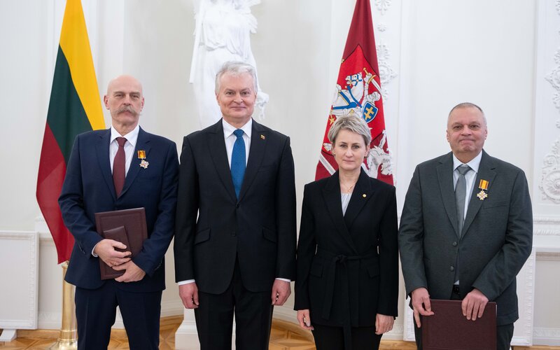 Už nuopelnus Lietuvai apdovanoti Generalinės prokuratūros prokurorai Z. Tuliševskis ir R. Savickas