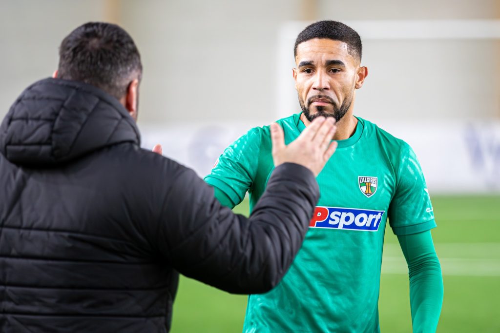 TOPLYGOS 2-ojo turo apžvalga: namų komandų dominavimas