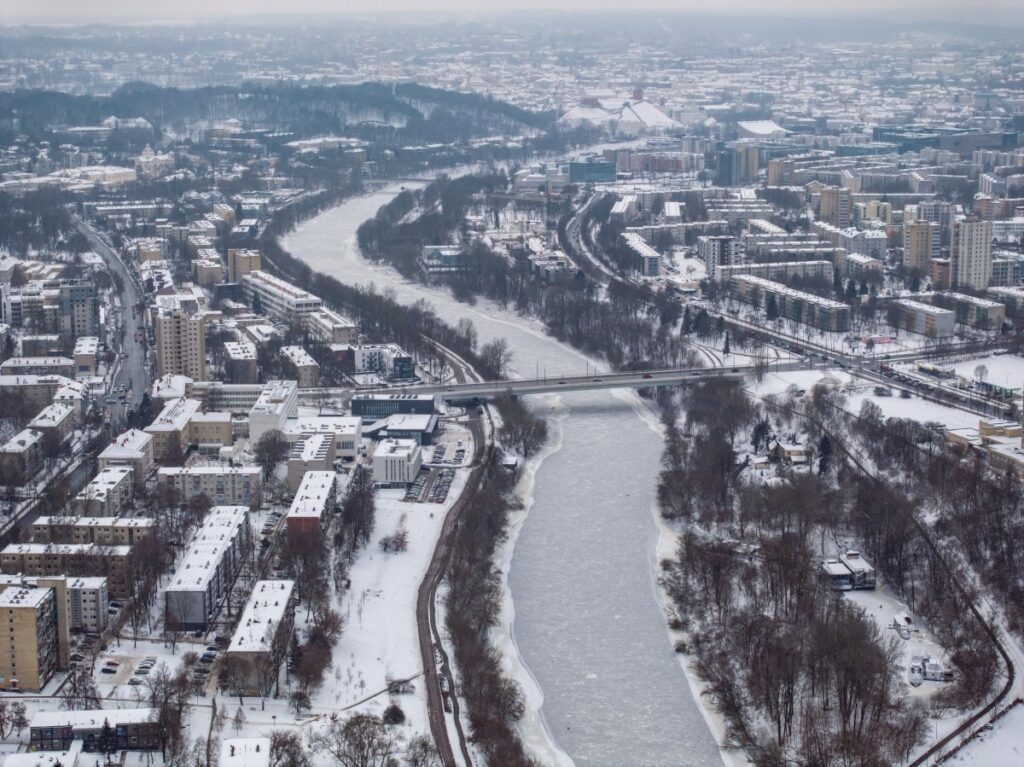 Neries pakrantėse pradedami želdinių tvarkymo darbai