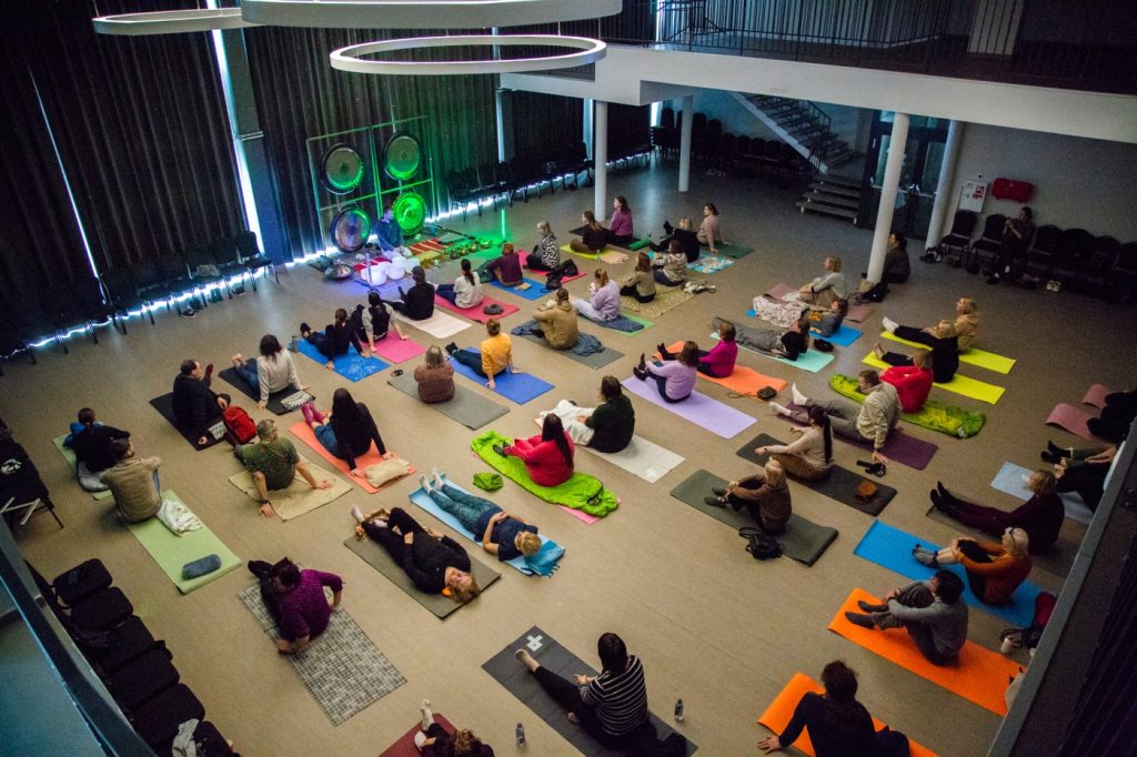 Šiaulių kultūros centre nuskambėjo gongų garsai