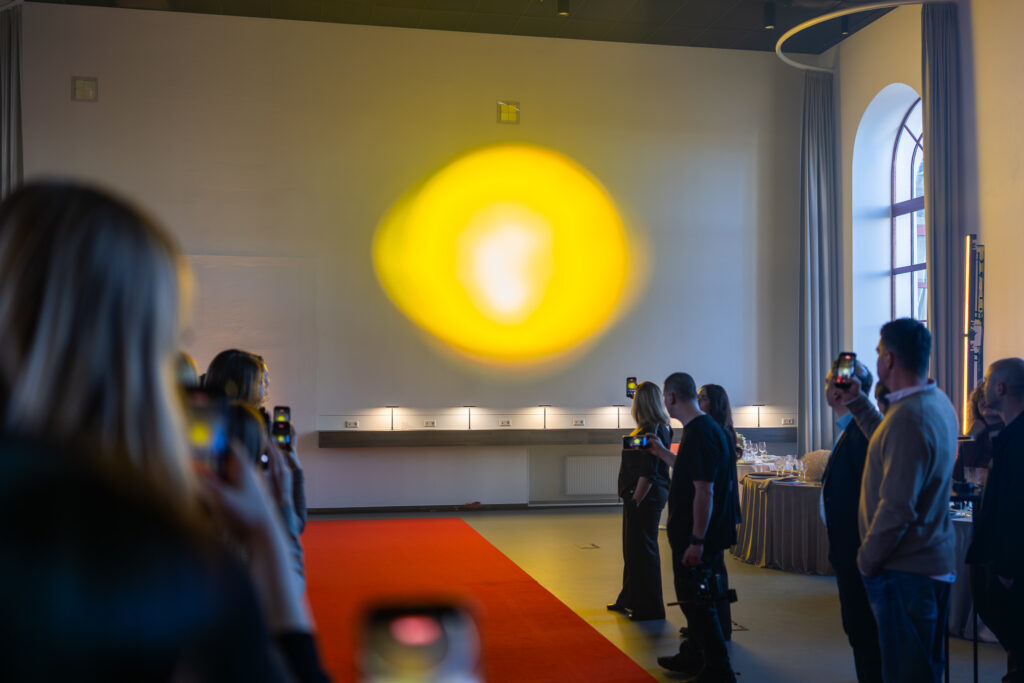 Vilniaus geležinkelio stotyje atidaryta moderni Saulės salė