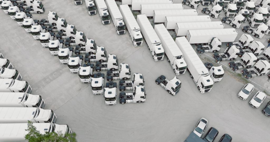 Vairuotojų trūkumas Europoje gilėja: įmonės ieško išeičių standartizuodamos transporto parkus