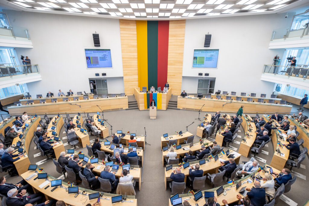 Seimas pratęsė sankcijas Rusijos ir Baltarusijos piliečiams iki 2027 m.